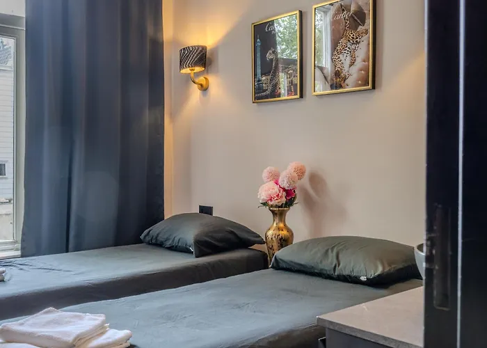 Hotel 83